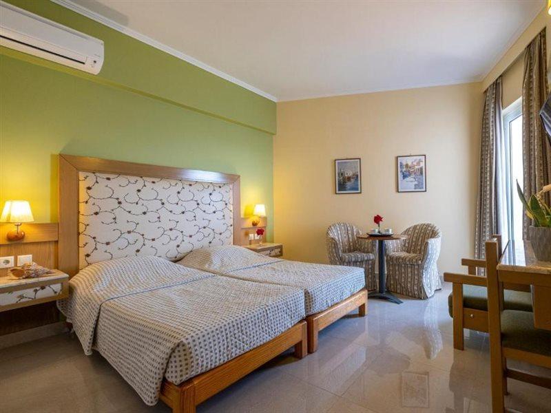 Dolfin Hotell Tolón Exteriör bild