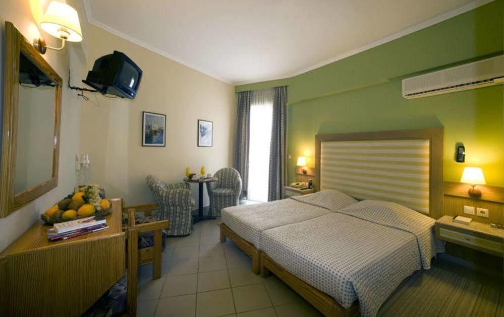 Dolfin Hotell Tolón Exteriör bild